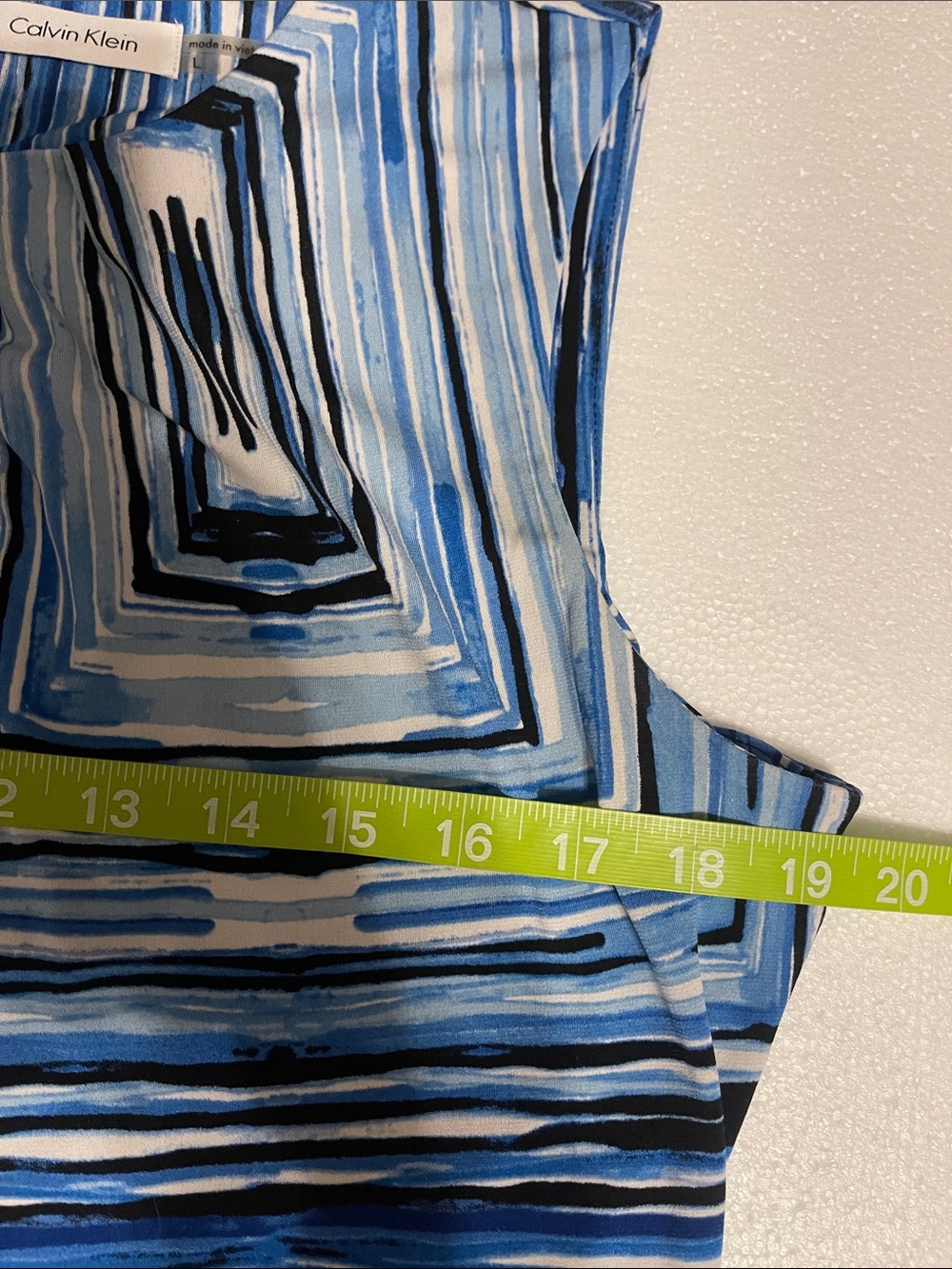Calvin Klein Blue & White Geometric Sleeveless Blouse Size L XL - Picture 8 of 9